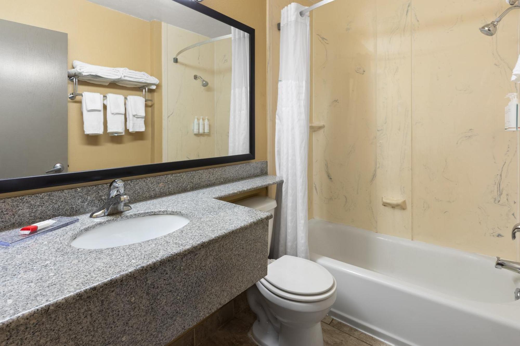 Days By Wyndham Hotel Wauseon