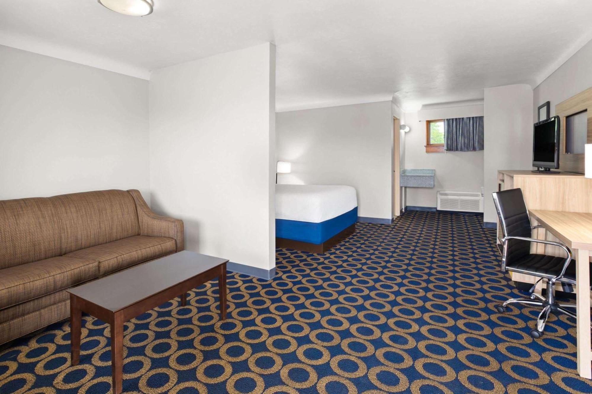 Days By Wyndham Hotel Wauseon