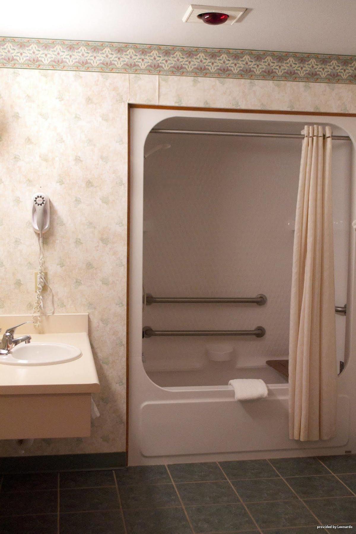 Days By Wyndham Hotel Wauseon